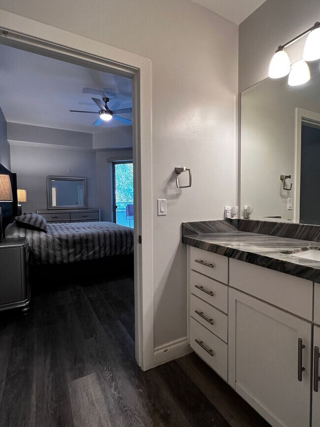 Building Photo - 2 Bed 2 Bath Furnished Condo Tempe Resort-...