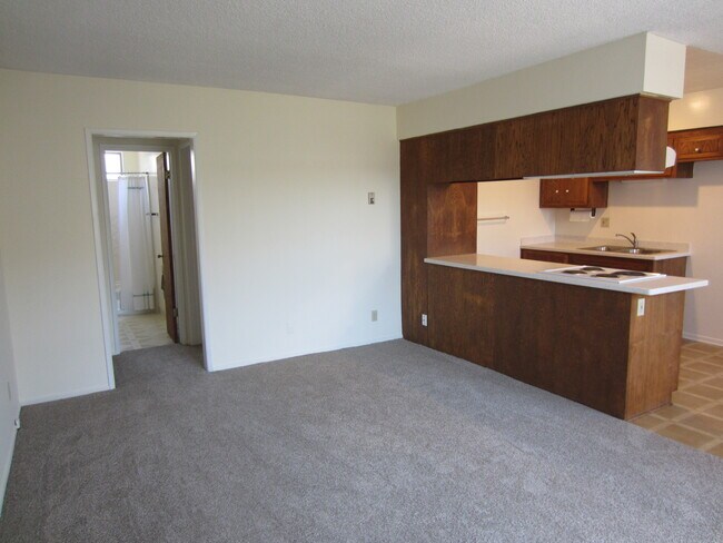 Building Photo - 3638 Del Amo Blvd