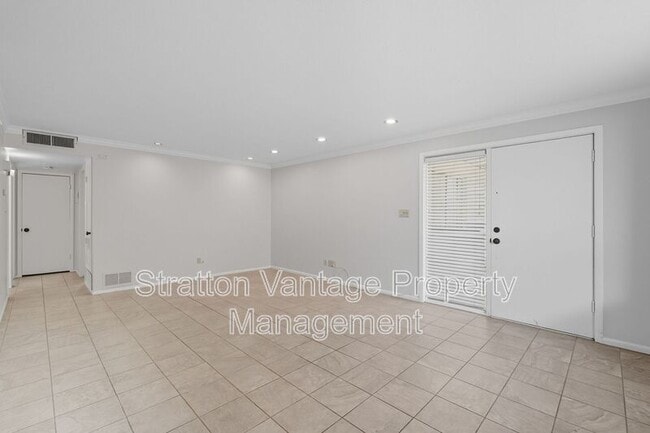 Building Photo - 4114 E Calle Redonda