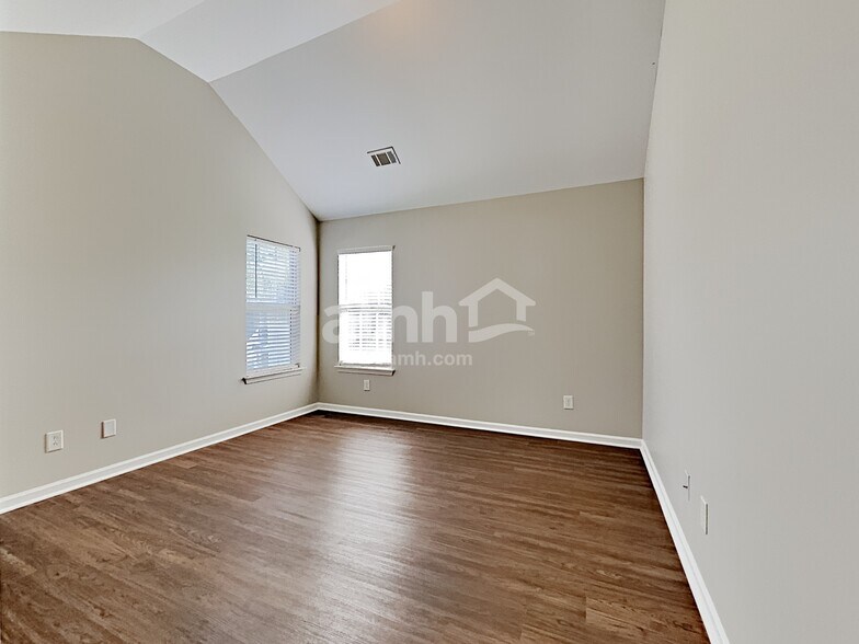 Building Photo - 4540 Canipe Dr