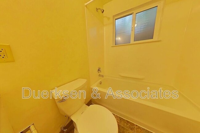 Building Photo - 805 NW 26th St