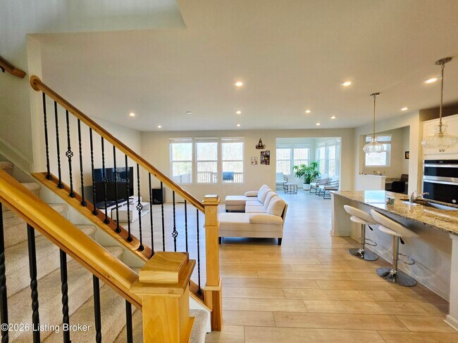 Building Photo - 17505 Shakes Creek Dr