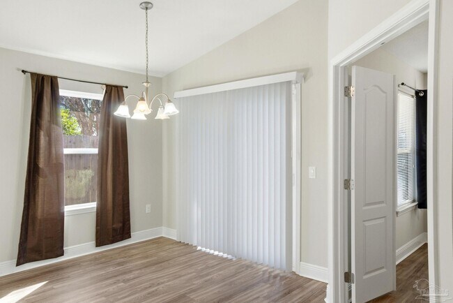 Building Photo - 8105 Nalo Creek Loop