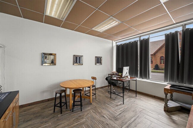 Building Photo - 1227 13th St