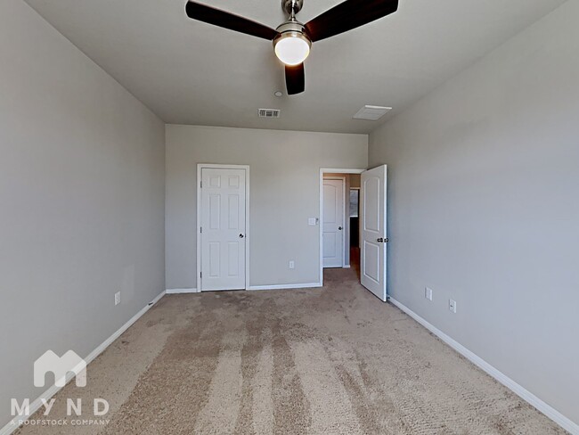 Building Photo - 1001 Zodiac Ln