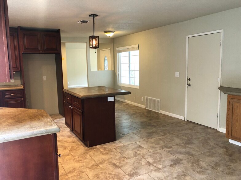 Garage entrance into kitchen - 131 Cavan Ct