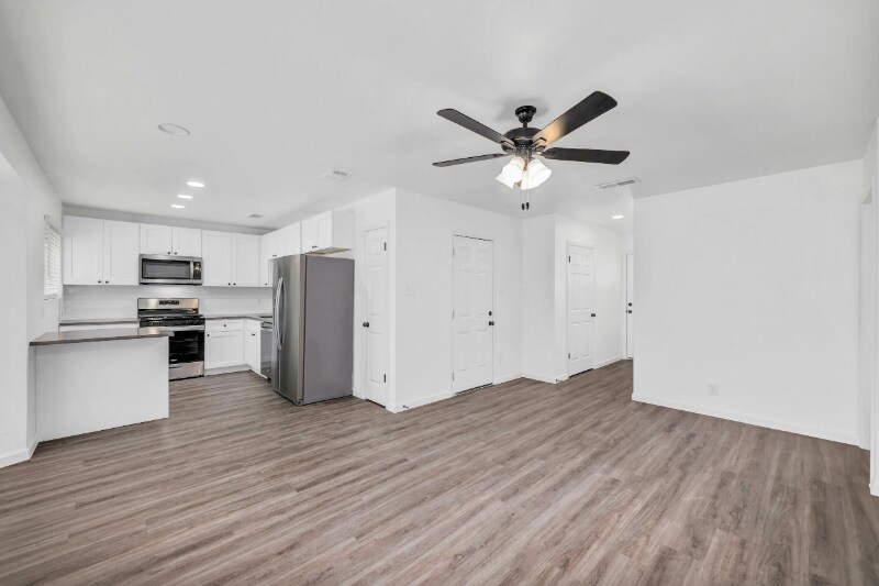 Building Photo - 6506 King George Dr