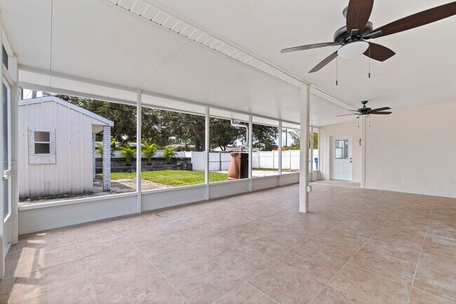 Building Photo - 934 41st Ave NE