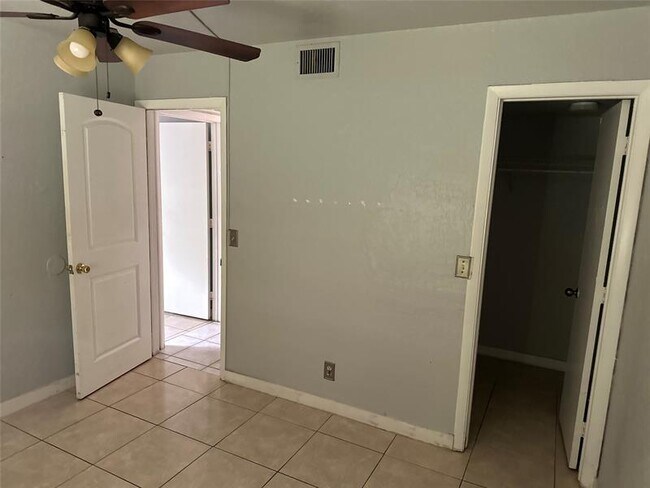 Building Photo - 3720-3726 NW 115th Way