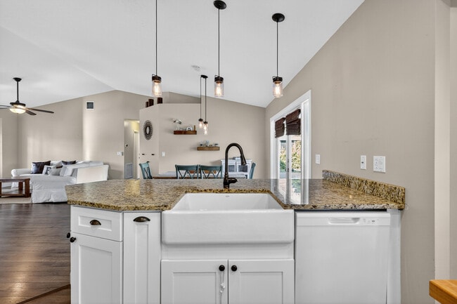 Building Photo - 151 Monterey Way