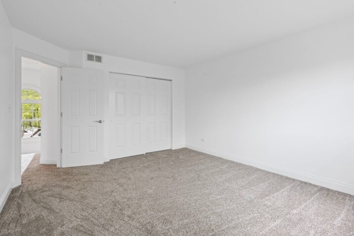 Building Photo - 11 Foxcroft Rd