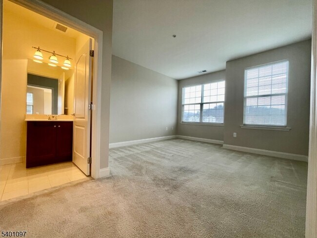 Building Photo - 3310 Ramapo Ct