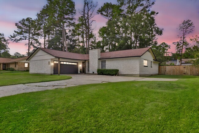 Building Photo - 212 Normal Park Dr