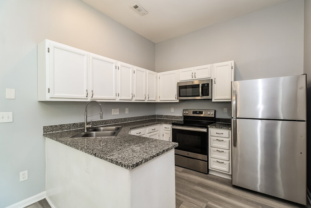 Building Photo - 6115 Sunstone Dr