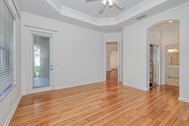 Building Photo - Emerson Square 4 Bedroom Home