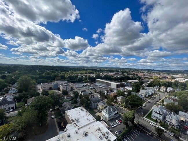 Building Photo - 285 Aycrigg Ave