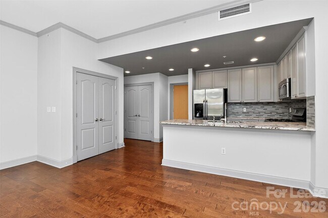 Building Photo - 315 Arlington Ave