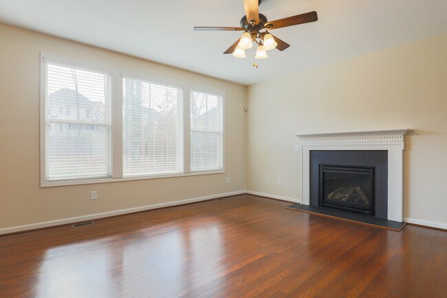 Building Photo - 1503 Hemlock Hill Dr