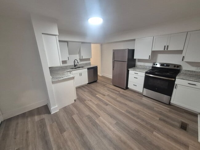 Building Photo - 3 bed 1 bath Dayton, KY