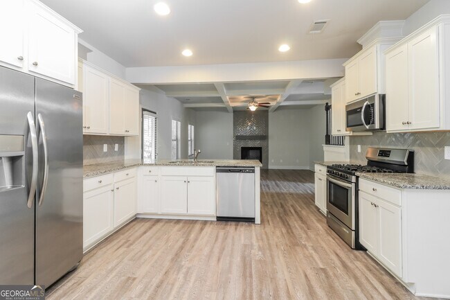 Building Photo - 637 Overlook Gln Dr