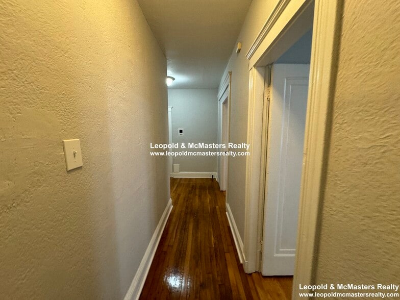 Building Photo - 45 Ashford St