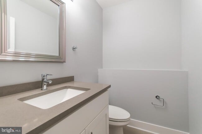 Building Photo - 814 N Uber St