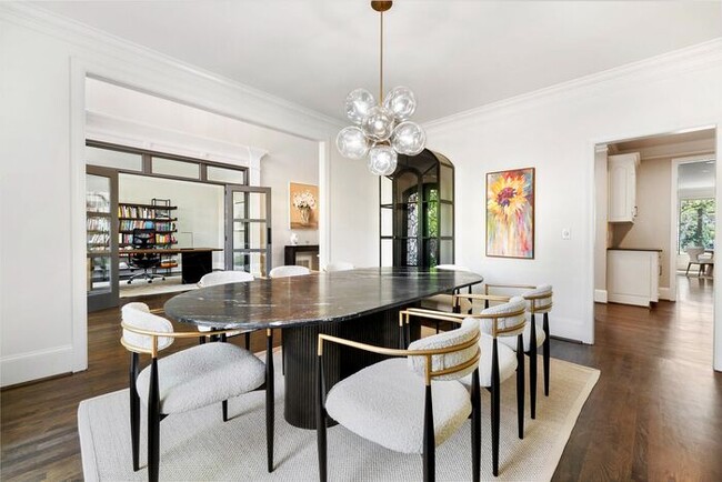 Building Photo - 7015 Blackthorn Ln