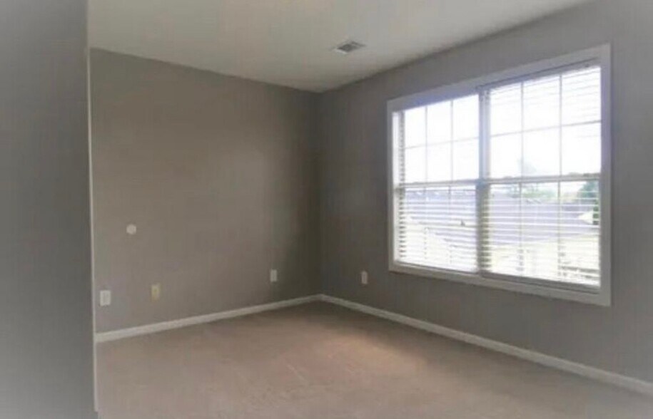 Building Photo - 428 Greathouse Dr