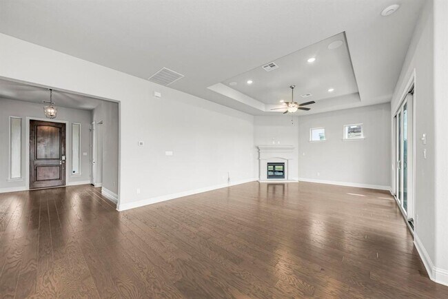 Building Photo - 1813 Mazarro Dr