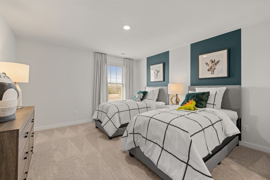 Building Photo - 572 Trinity Way