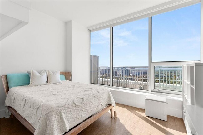 Building Photo - 3338 Peachtree Rd NE