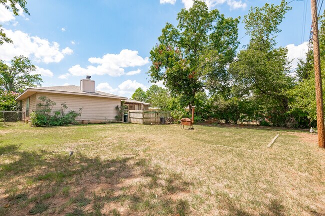 Building Photo - 27 Summit Cir