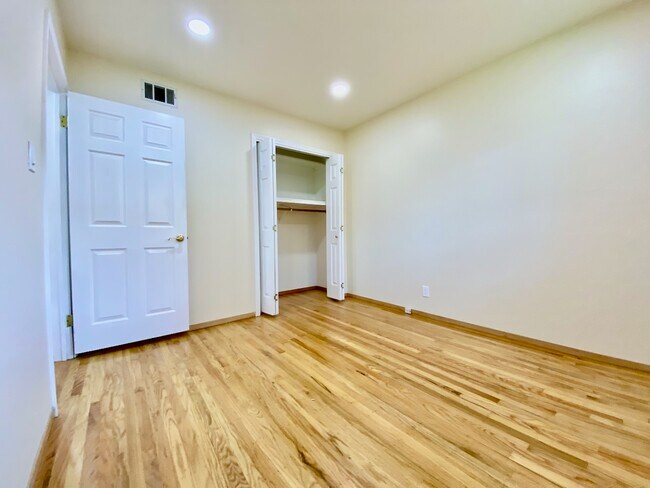 Building Photo - 5025 Carm Ave