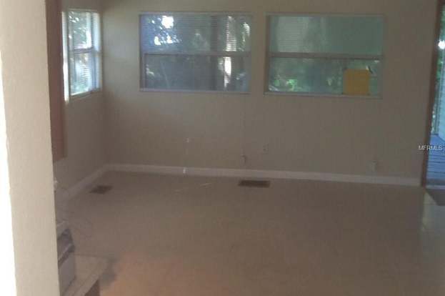 Building Photo - 10415 Gloria St