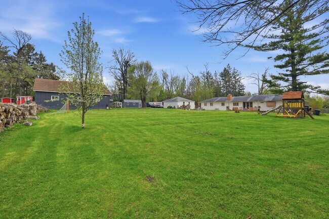 Building Photo - 25848 W Scott Rd
