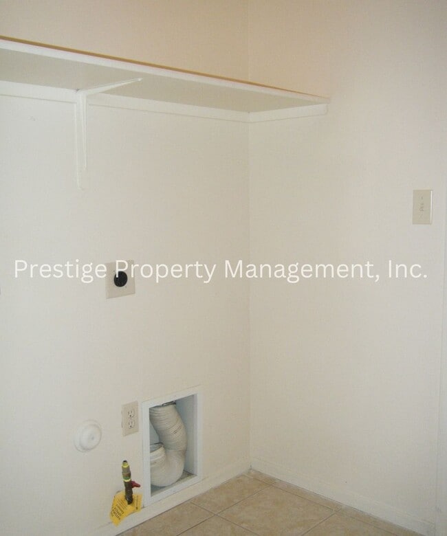 Building Photo - 3/2 Spacious Vail Home, Must See!