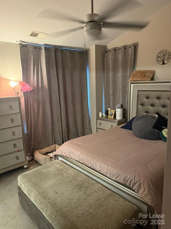 Building Photo - 18506 Oakhurst Blvd