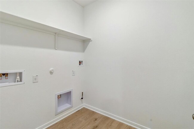 Building Photo - 475 Brooks Ranch Dr