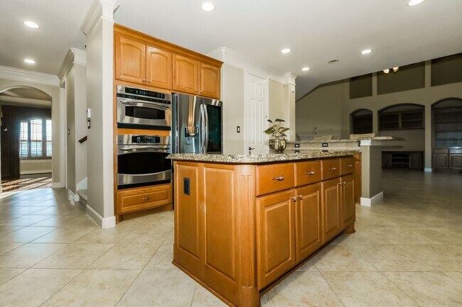 Building Photo - 3909 Pebble Brook Dr