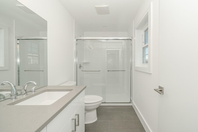 Building Photo - 2818 Ocean Ave