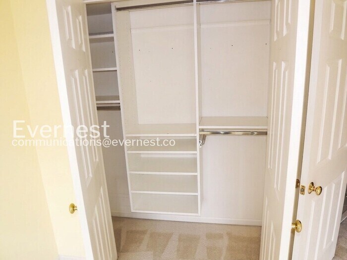 Building Photo - 13422 Burrough Farm Dr