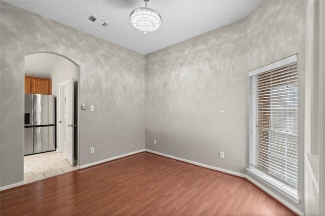 Building Photo - 12602 Stratford Heights Dr