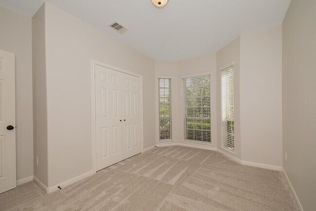 Building Photo - 67 Sagamore Ridge Pl
