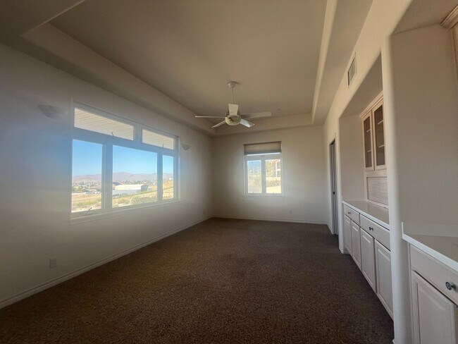 Building Photo - 3 bedroom 2.5 bath in the Mariana Ranchos !!