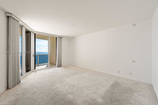 Building Photo - 2 br, 3 bath Condo - 3200 N Ocean Blvd Apt...