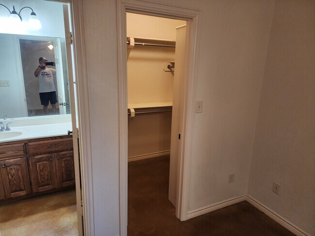 Building Photo - 13372 Country Meadow Ln