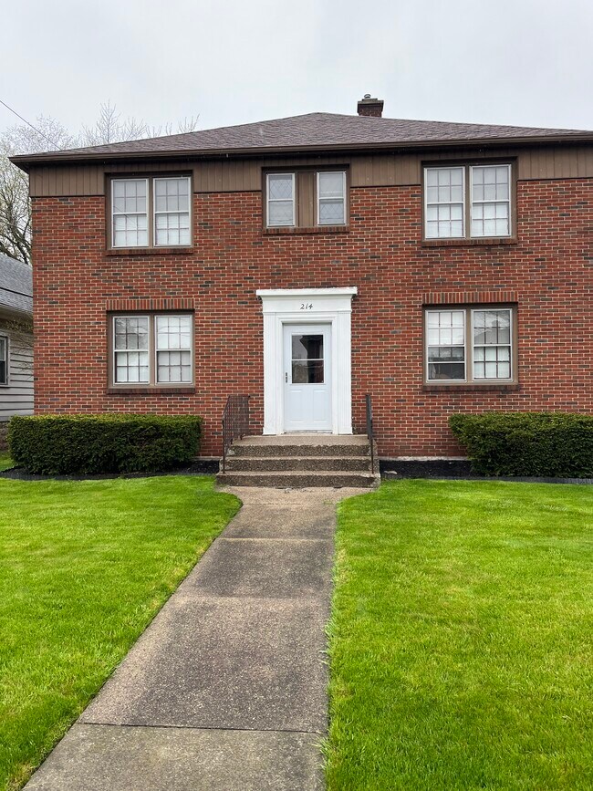 Building Photo - 214 Delaware Rd