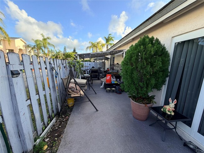 Building Photo - 14712 SW 123rd Ave