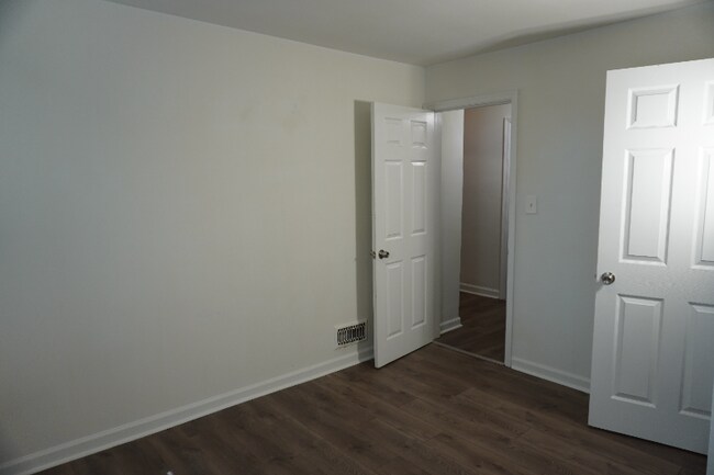 Building Photo - 3006 Sollers Point Rd