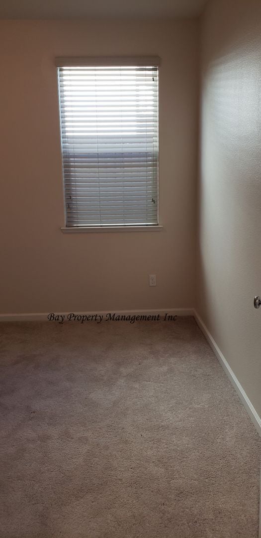 Building Photo - Lovely home in Soledad